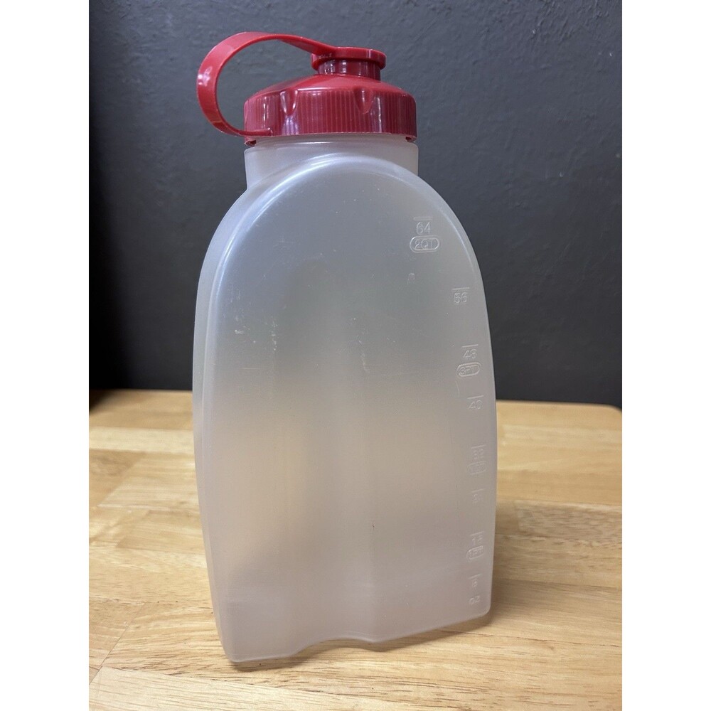 Rubbermaid 2 Qt MixerMate drink container bottle 3092 Red flip snap lid USA